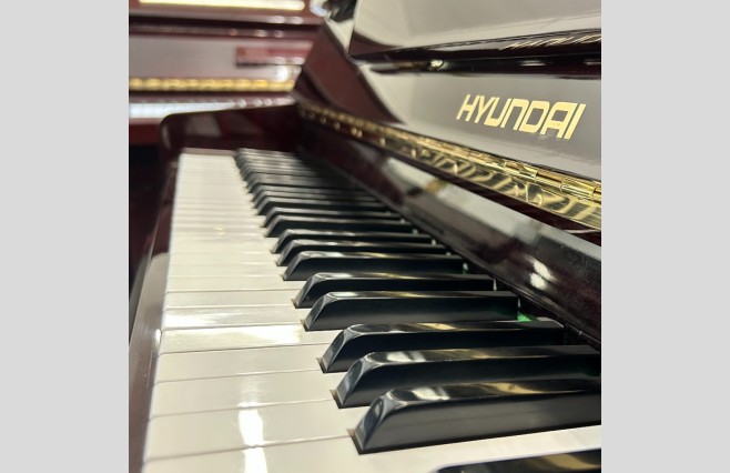 Hyundai Polished Wine Mahogany 108 Upright Piano, Used - All Inclusive Premium Package (SN:HHA01320) - Image 6